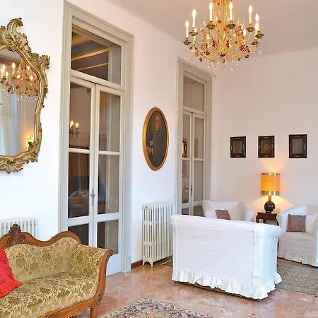 Holiday Lasnigo -co- With A Fireplace 252 Semesterbostad